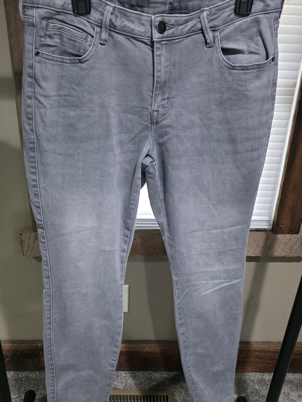a.n.a Light Gray Women's Skinny Jeans